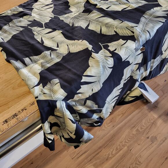 Tommy Bahama XXXL 100% Silk Black Green Botanical Print Collared Button Down - Picture 8 of 11